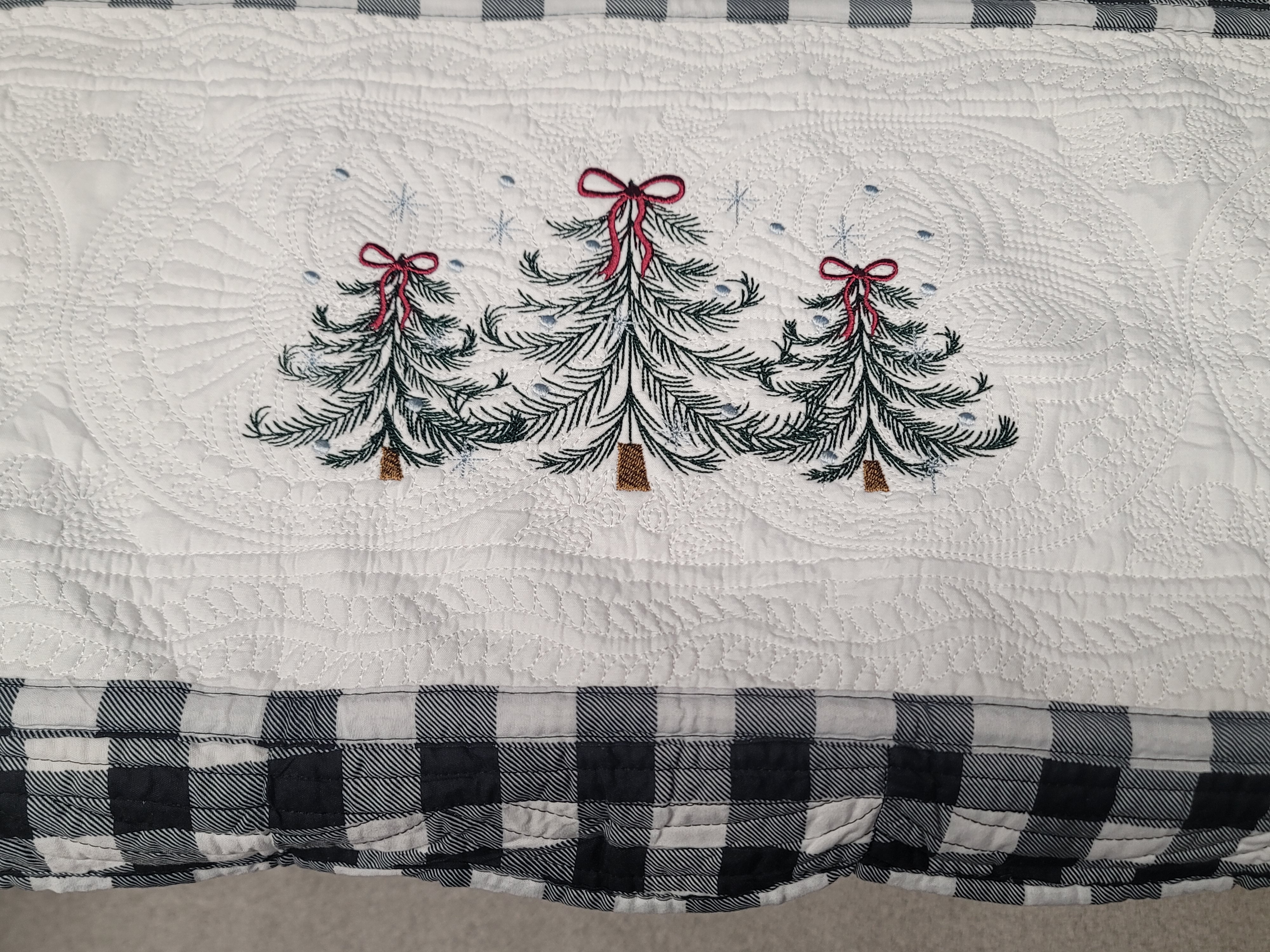 Plaid Christmas Tree Table Runner