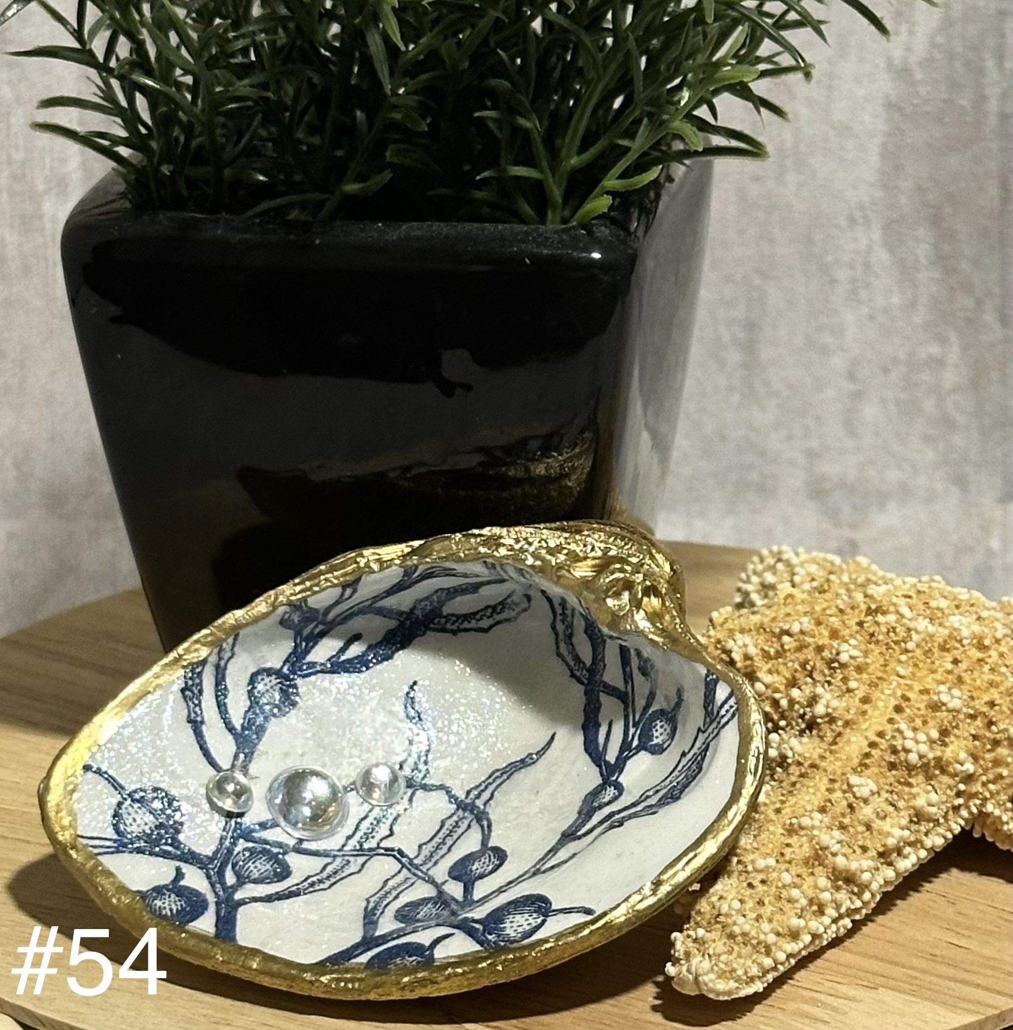 Clam Shell Trinket Dishes - Image 3